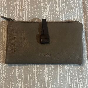 Abbacino Leather Snap Front Wallet
